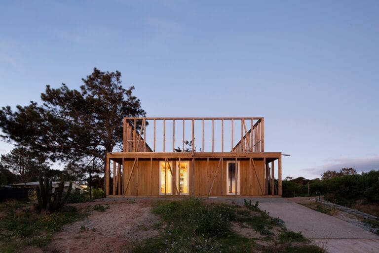 08_javier agustin rojas_arraigada casa de madera_IMG_9515+14_high